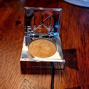 IL MAKIAGE Eye Shadow Single Shade Highly Pigmented Color Boss Eyes On The Prize